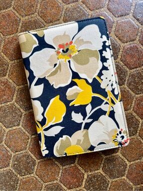 Ver Bradley Floral Fabric eReader holder